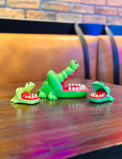 Crocodile Dentist (1+ players)