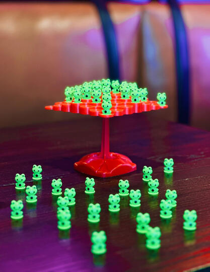 Frog Balance Tree (2+ players)