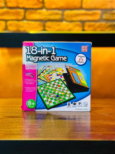 Magnetic Board 18-In-1 (2-4 players)