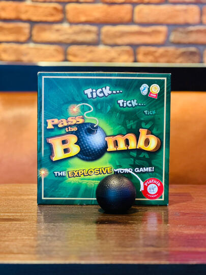 Pass the Bomb (2-12 players)